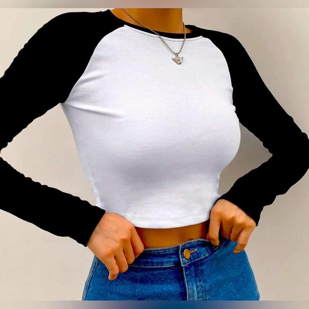 NWOT - Dual Colored Long Sleeve Baseball Cropped Tee